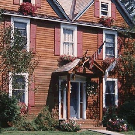 Chesapeake Inn Of 莱诺克斯 外观 照片
