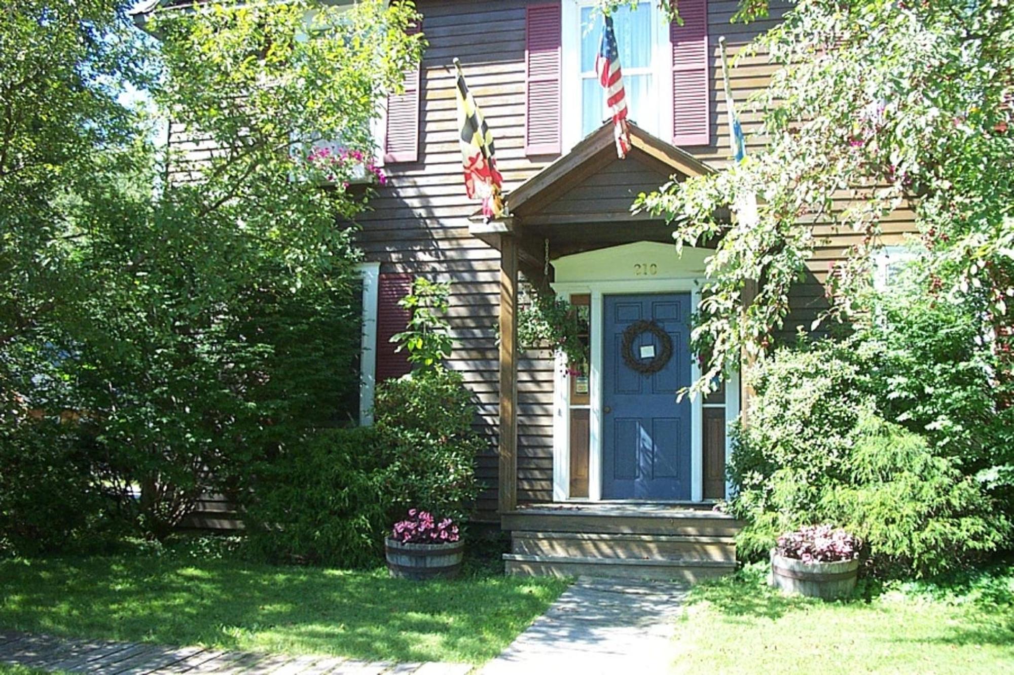 Chesapeake Inn Of 莱诺克斯 外观 照片